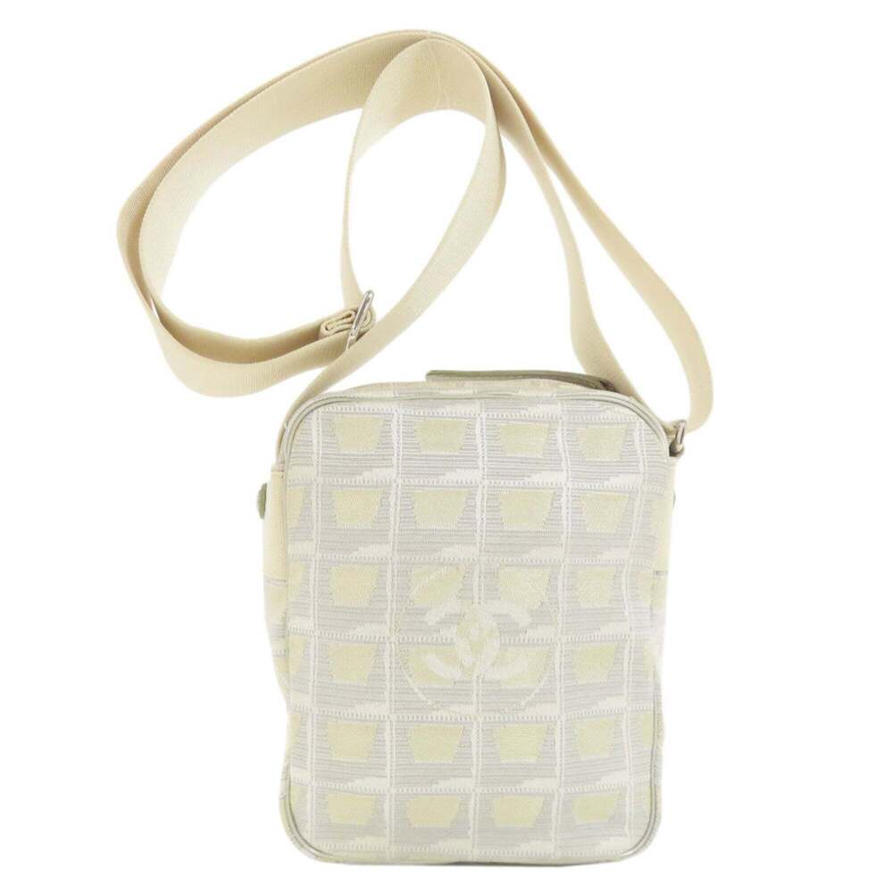 CHANEL Cream Shoulder Bag - Picture 2 of 16